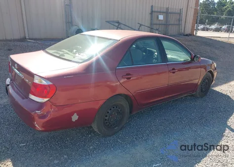 2005 Toyota Camry Le z USA, uszkodzony, nr VIN 4T1BE30K75U070796